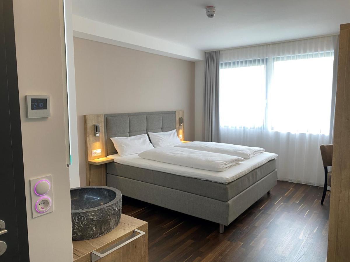 Hotel B4 Limburg an der Lahn Pokoj fotografie