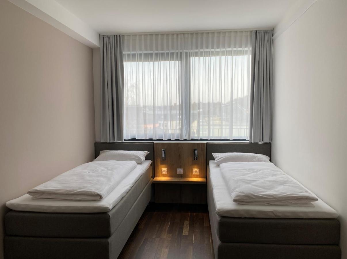 Hotel B4 Limburg an der Lahn Pokoj fotografie