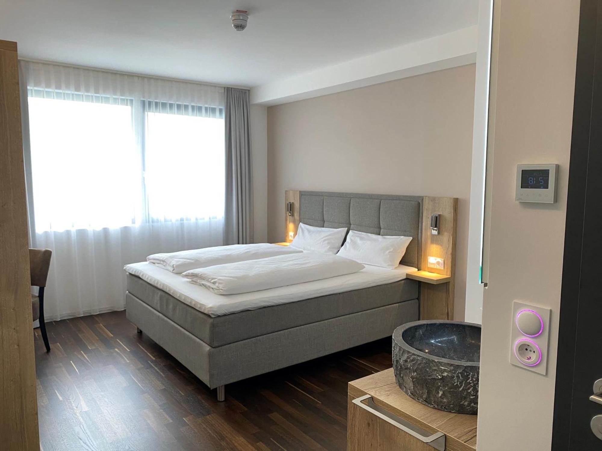 Hotel B4 Limburg an der Lahn Pokoj fotografie